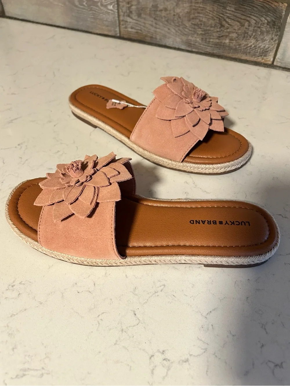 NIB🍀 Lucky Brand Pinita Suede Leather Flower Slide Sandals in Bellini - Picture 7 of 14